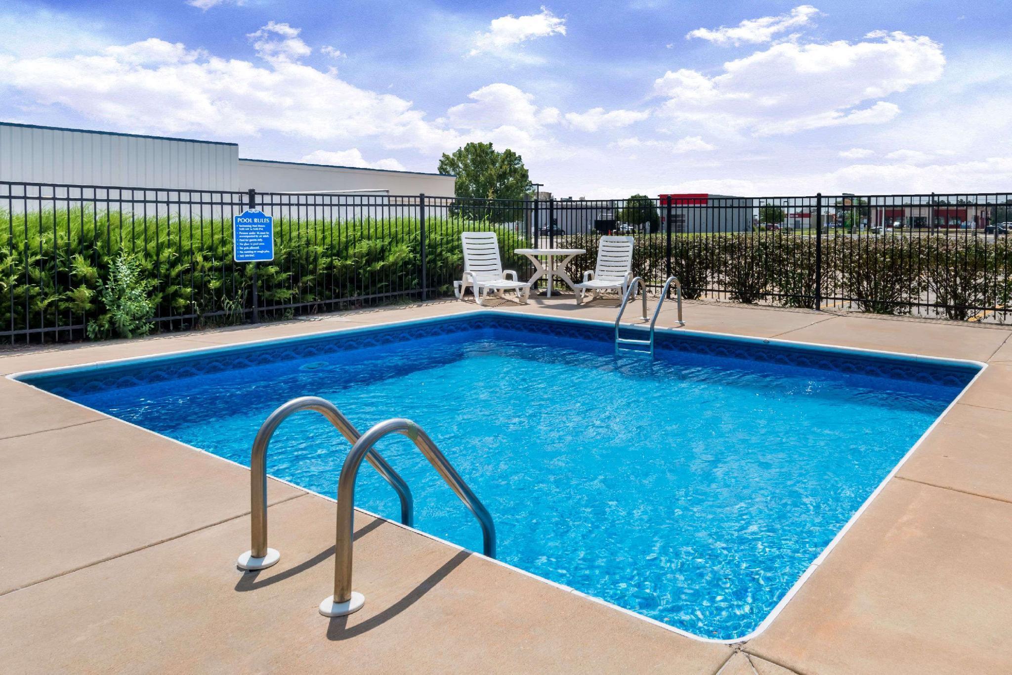 Hotel Andover KS — 7