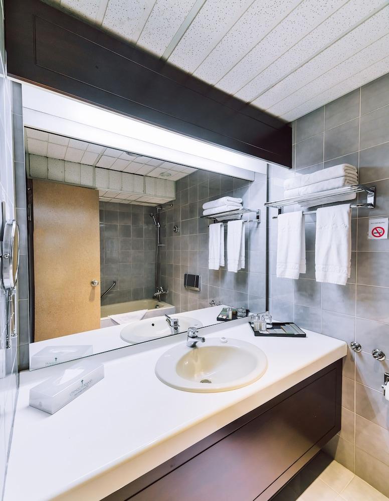 Chinggis Khaan Hotel 1128478 — 7