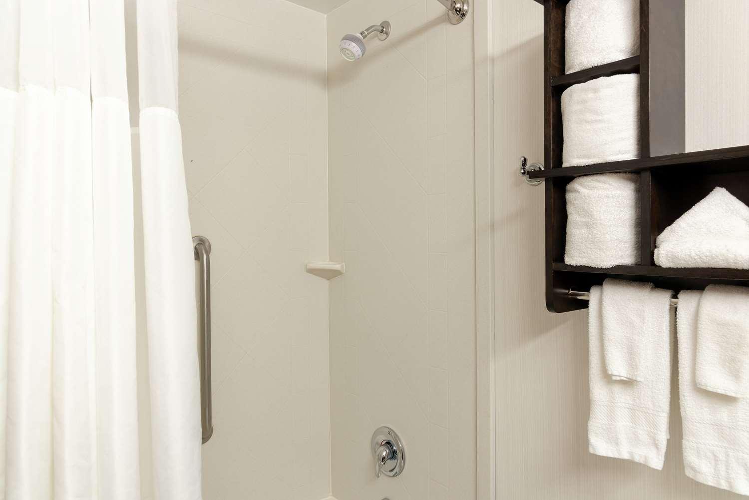 Hampton Inn Akronsouth — 3