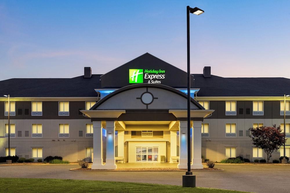 Holiday Inn Express Hotel & Suites North Fremont — 2