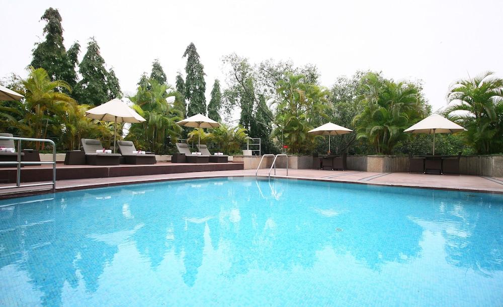 Vivanta Bengaluru Residency Road — 3