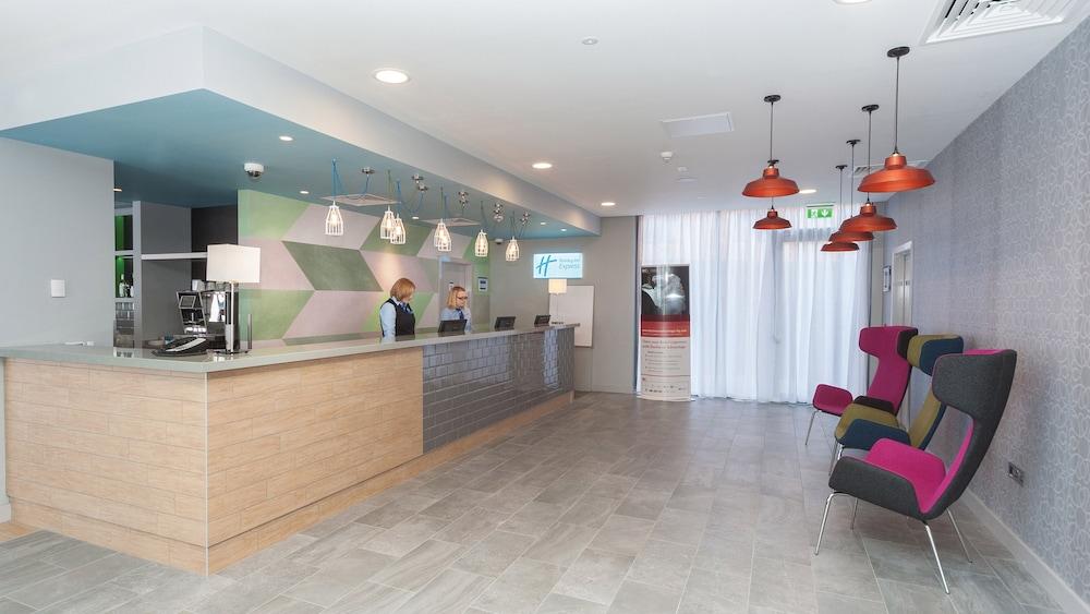 Holiday Inn Express Aberdeen Airport — 7