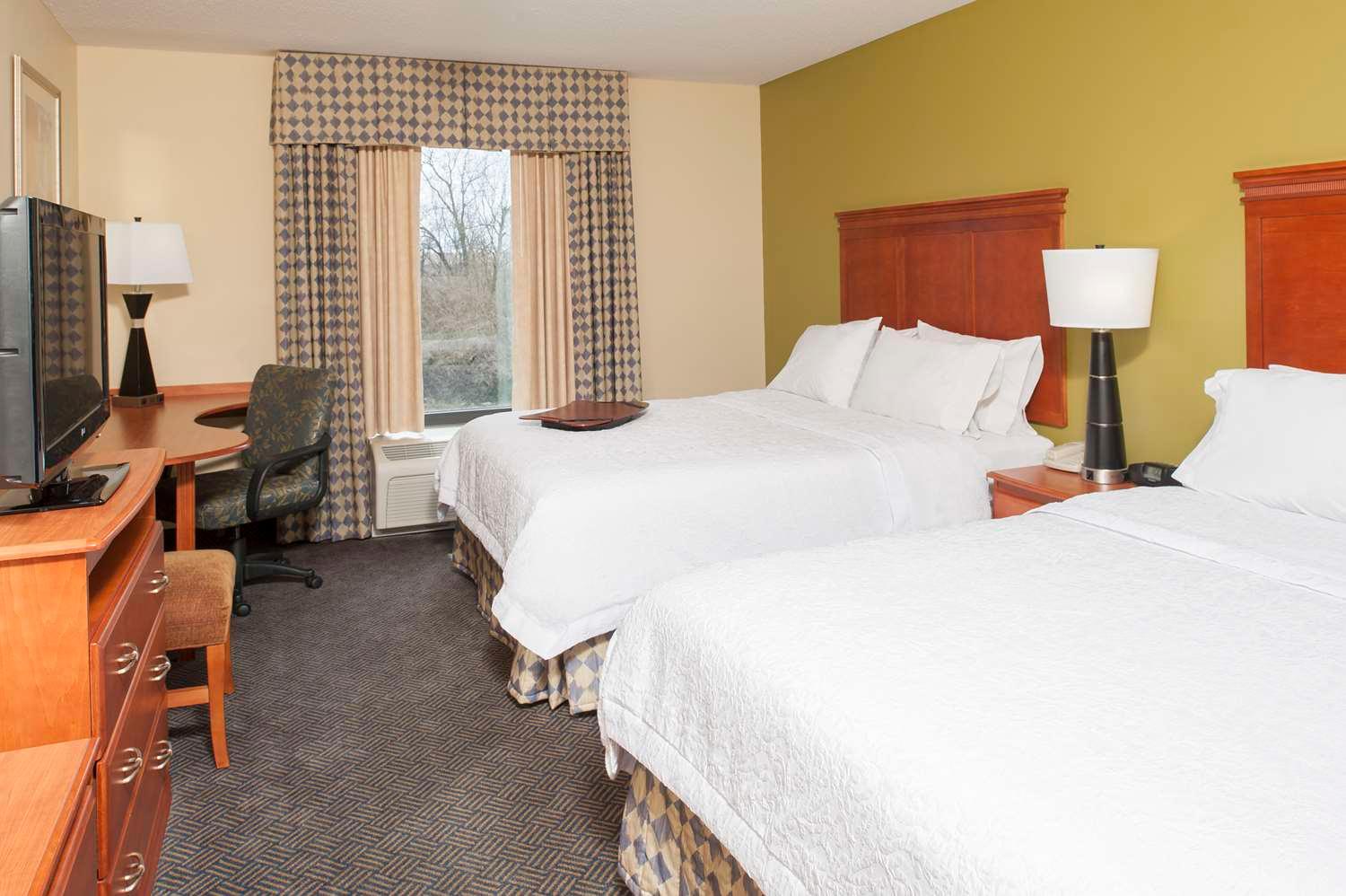 Hampton Inn Jacksonville, IL — 10