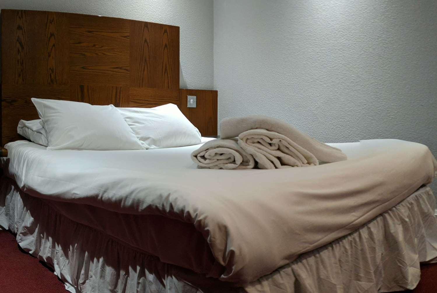 Ramada Loughborough Hotel — 9
