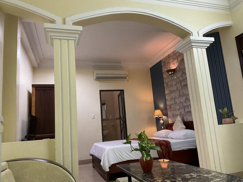 Khach san Minh Chau Hoa Hung