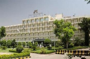 Serena Peshawar (Ex Pearl Continental Hotel)