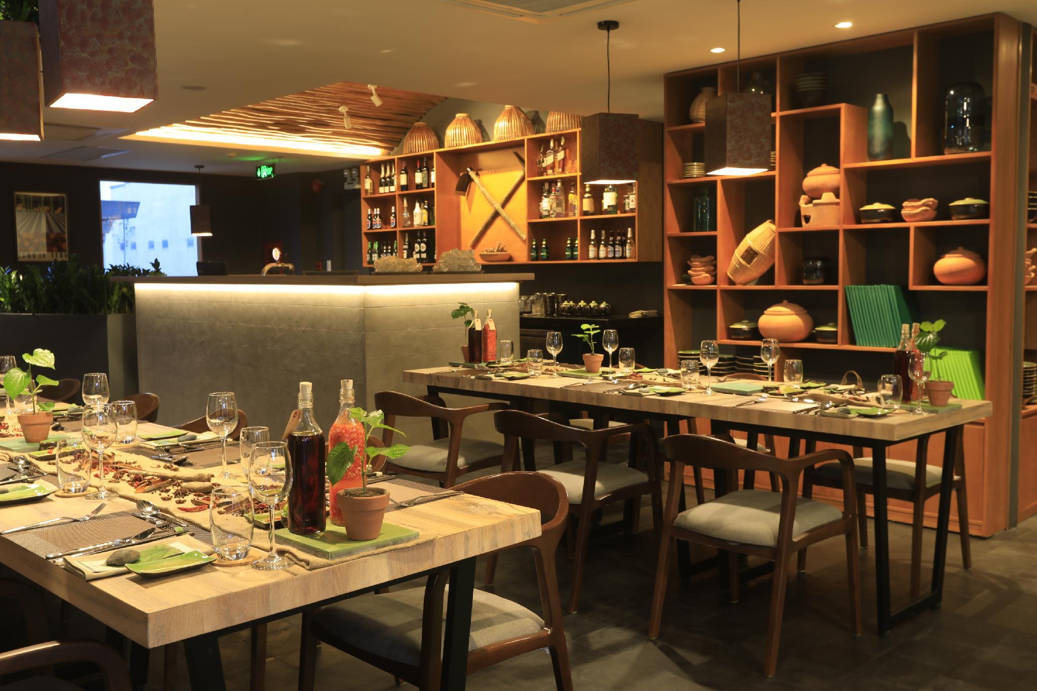 Emm Hotel Saigon — 1
