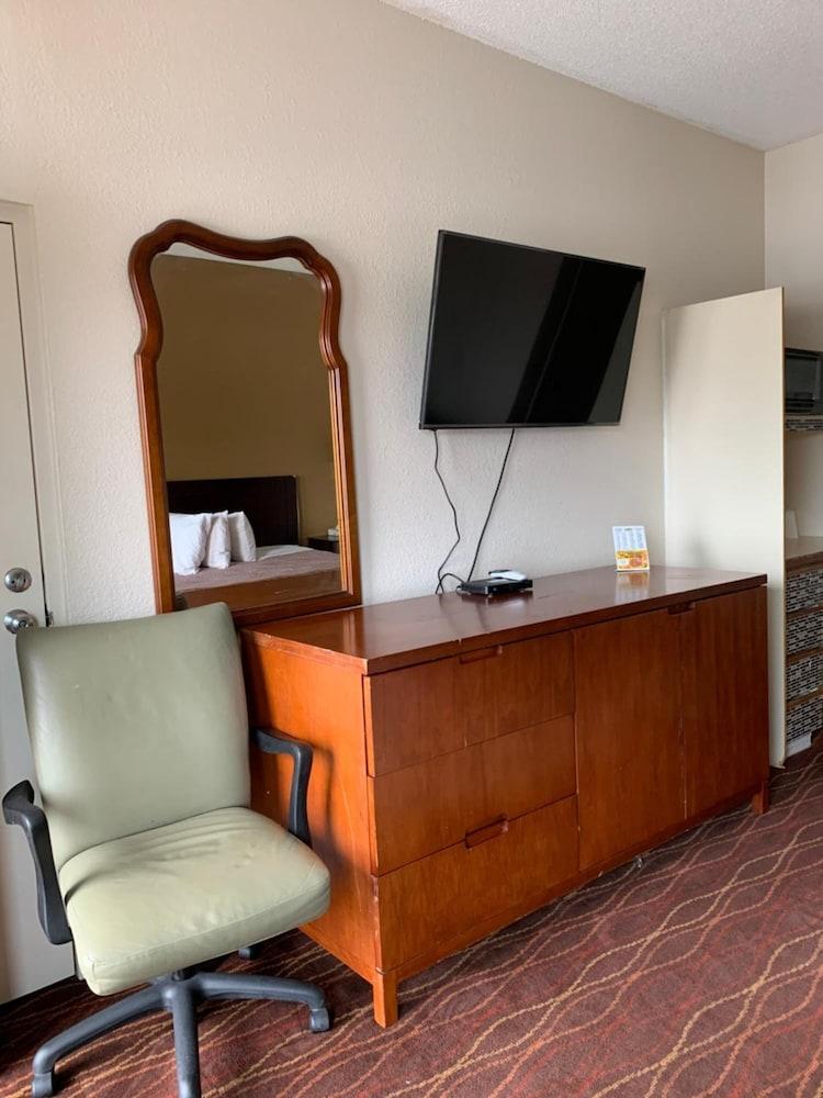 Budgetel Inn and Suites Fort Gordon Augusta — 4