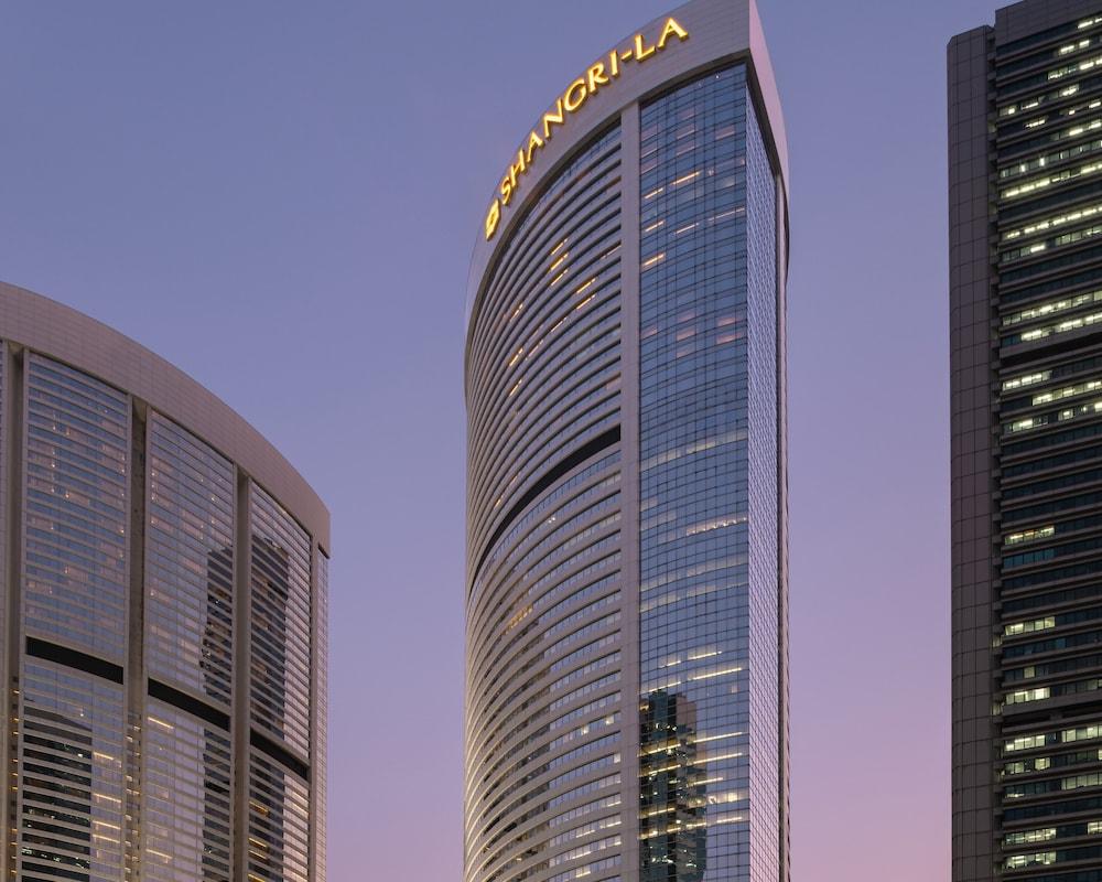 Island Shangri La Hong Kong 11424 — 2