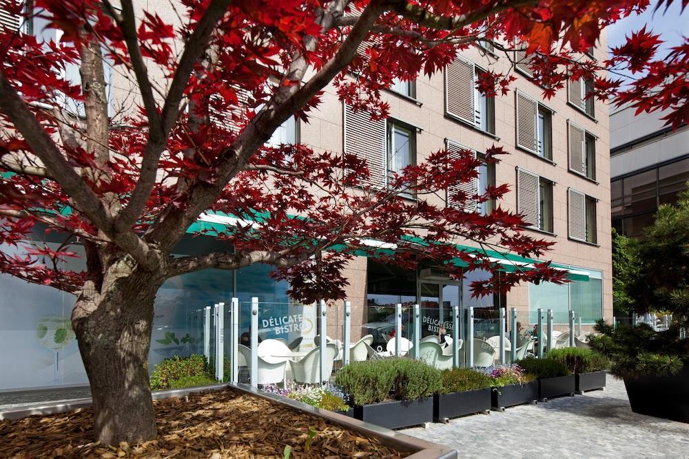 Holiday Inn Prague Congress Centre 4904 — 6