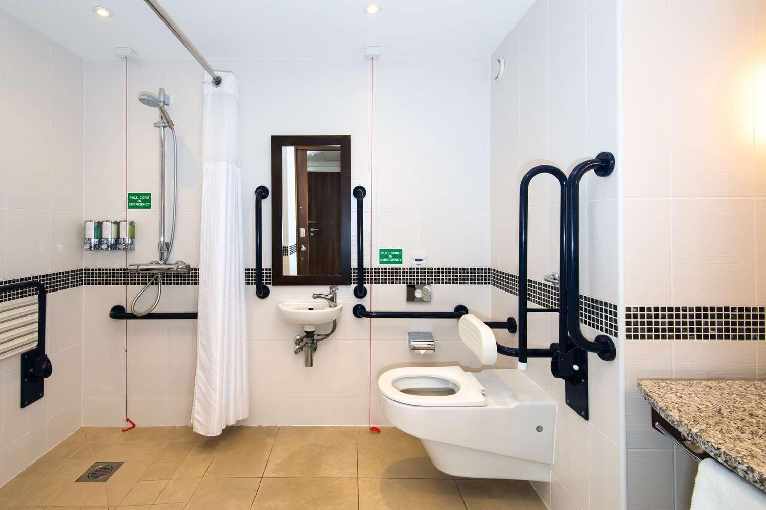 Hampton by Hilton Birmingham Jewellery Quarter — 2