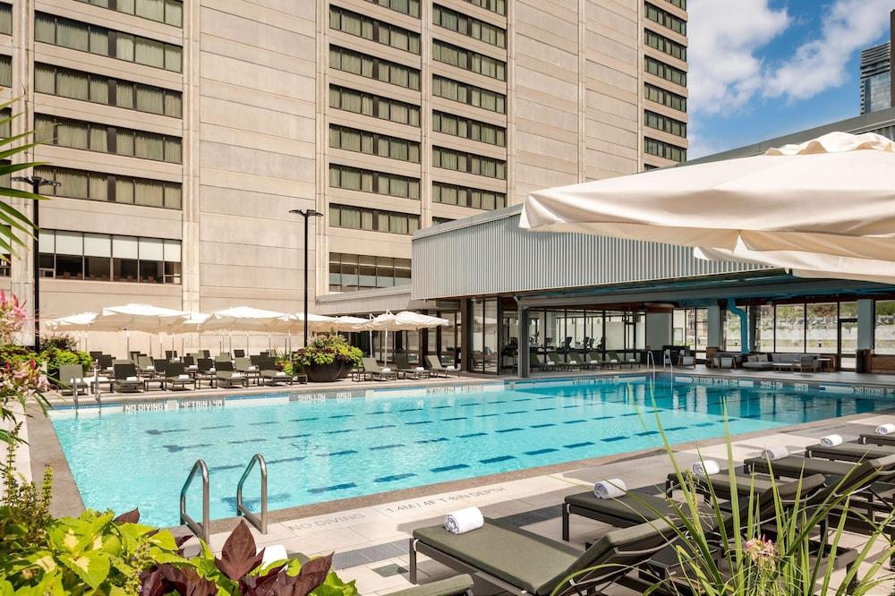 SHERATON CENTRE TORONTO 3264 — 4