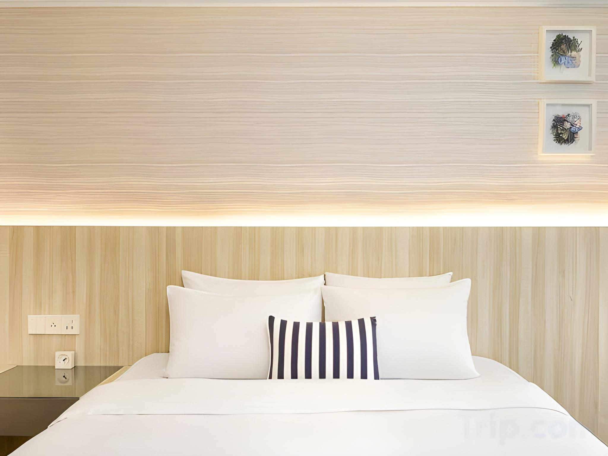 Caesar Park Hotel — 1