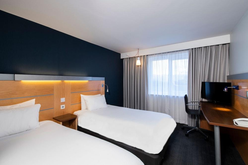 Holiday Inn Express Leeds City Centre — 8