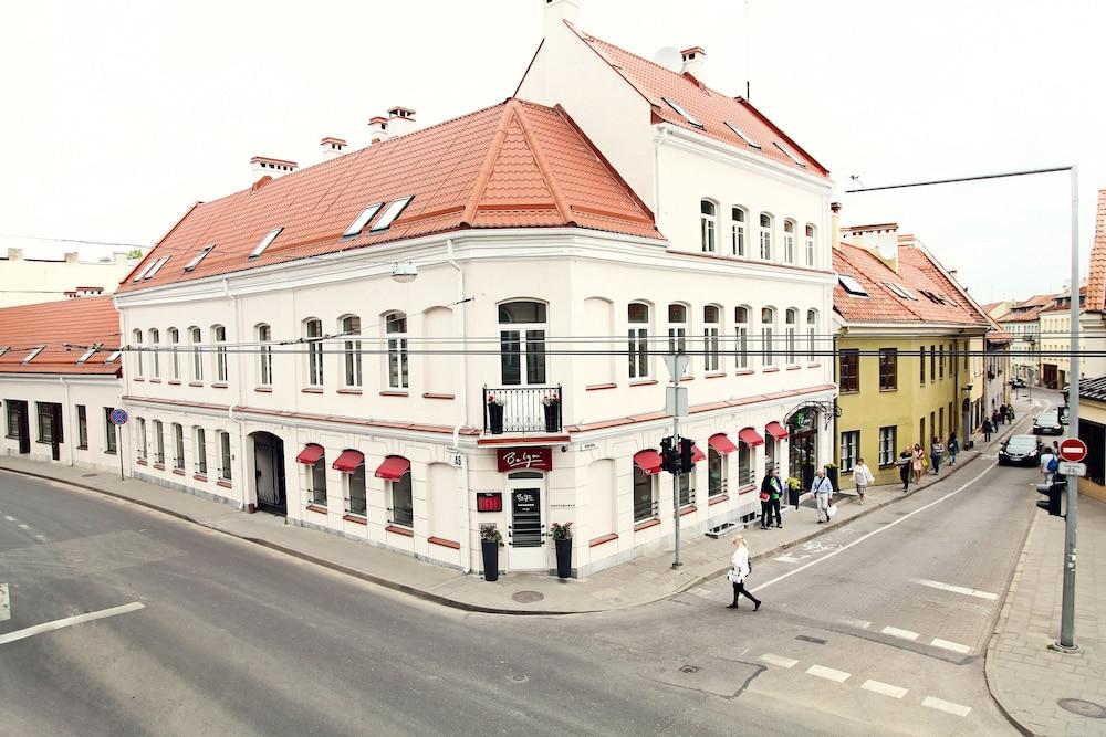 RUDNINKU VARTAI HOTEL 1058898 — 2