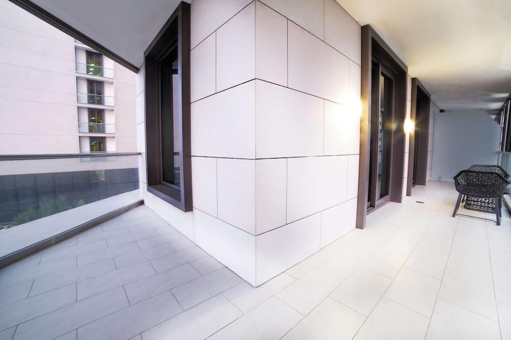 Yas Plaza Mangroves by IHG — 9