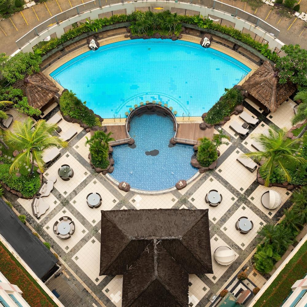 Hotel Ciputra Jakarta managed by Swiss-Belhotel International — 4