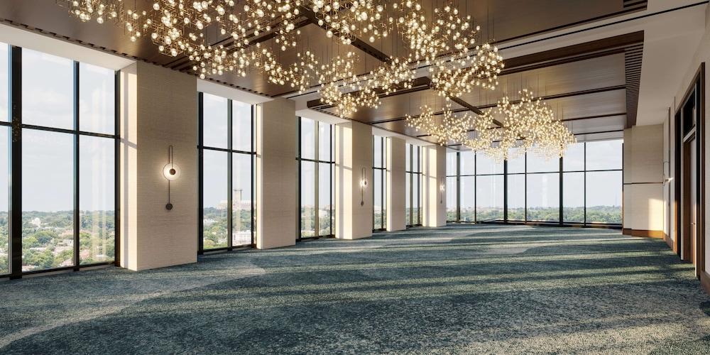 Hilton Arlington Rosslyn The Key — 4