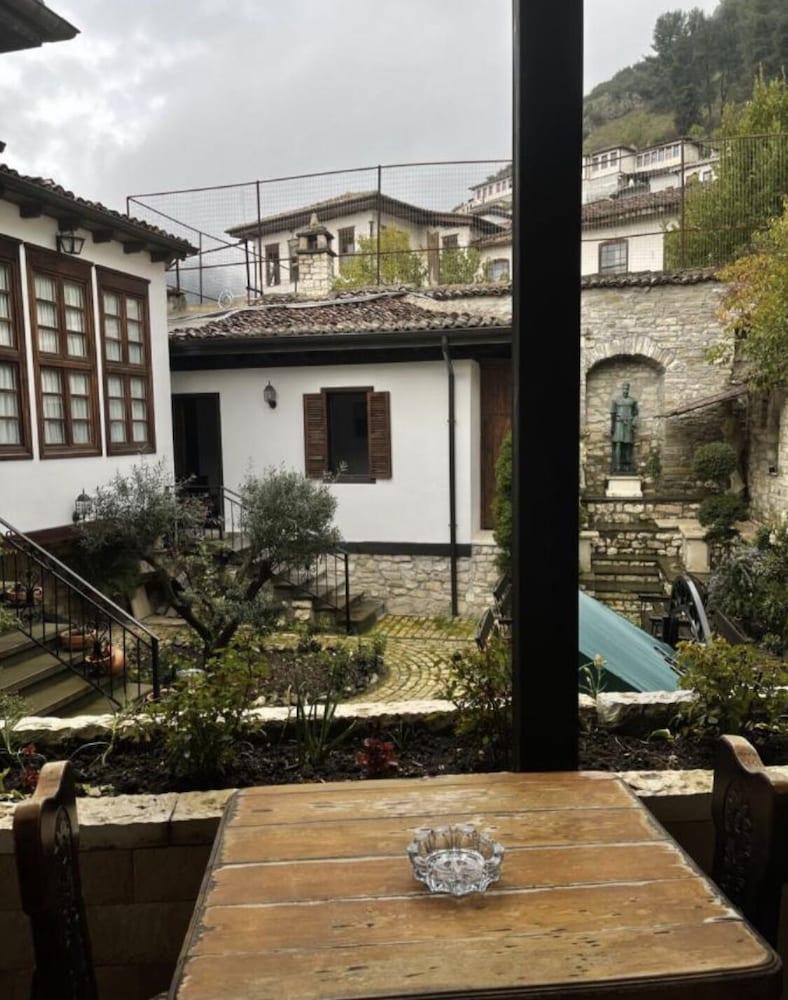 HOTEL MANGALEMI 997275 — 2
