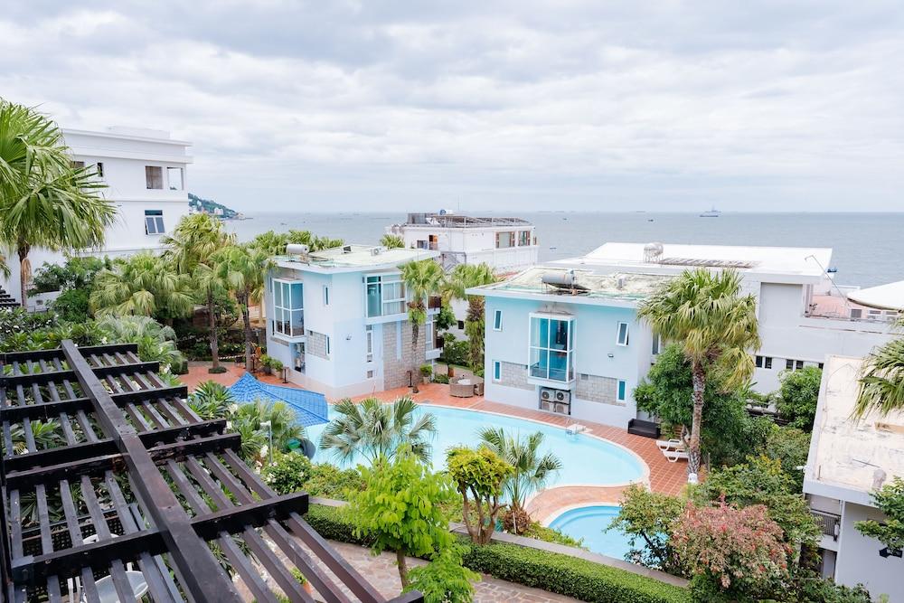 Seaside Resort — 10