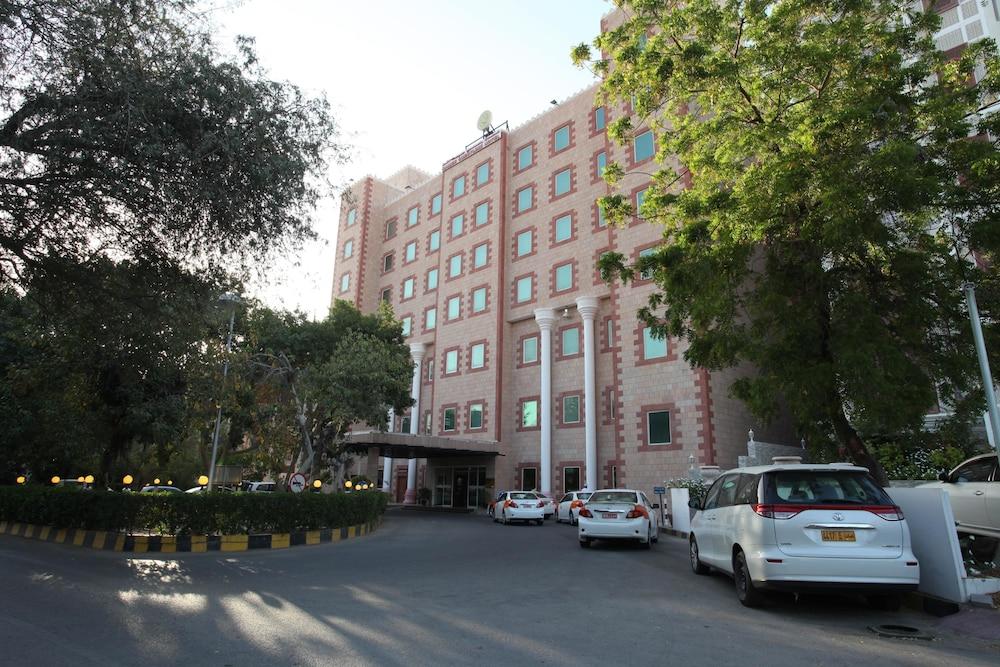 RAMEE GUESTLINE HOTEL 66204 — 3
