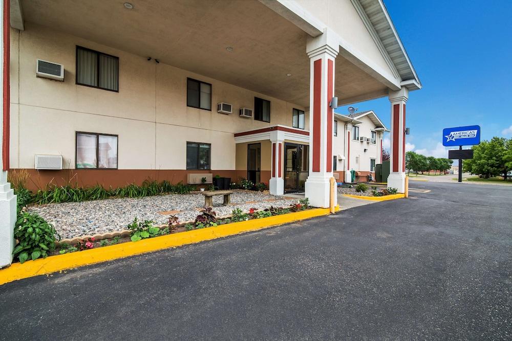 Americas Best Value Inn Fargo — 2