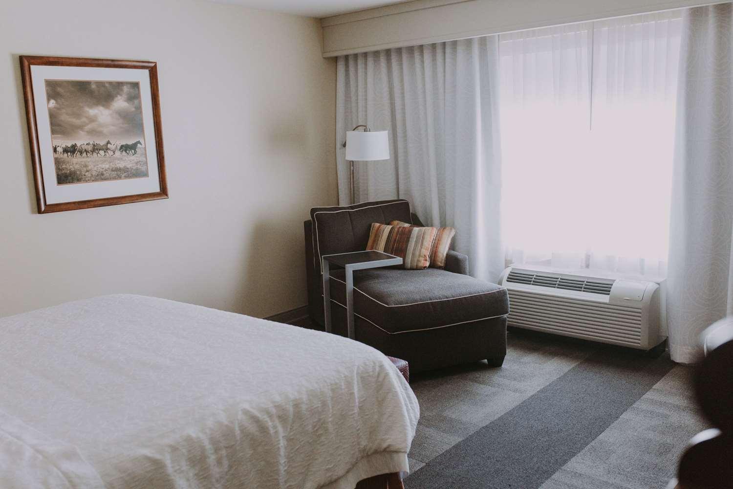 Hampton Inn & Suites Green River — 7