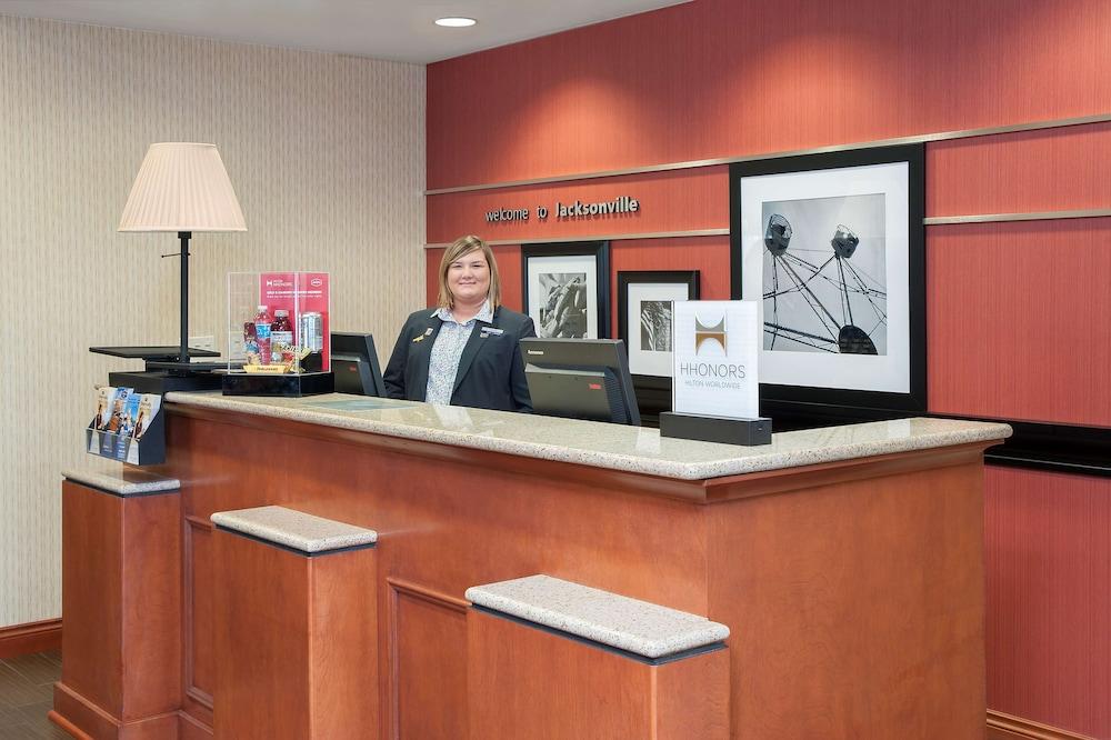 Hampton Inn Jacksonville, IL — 6