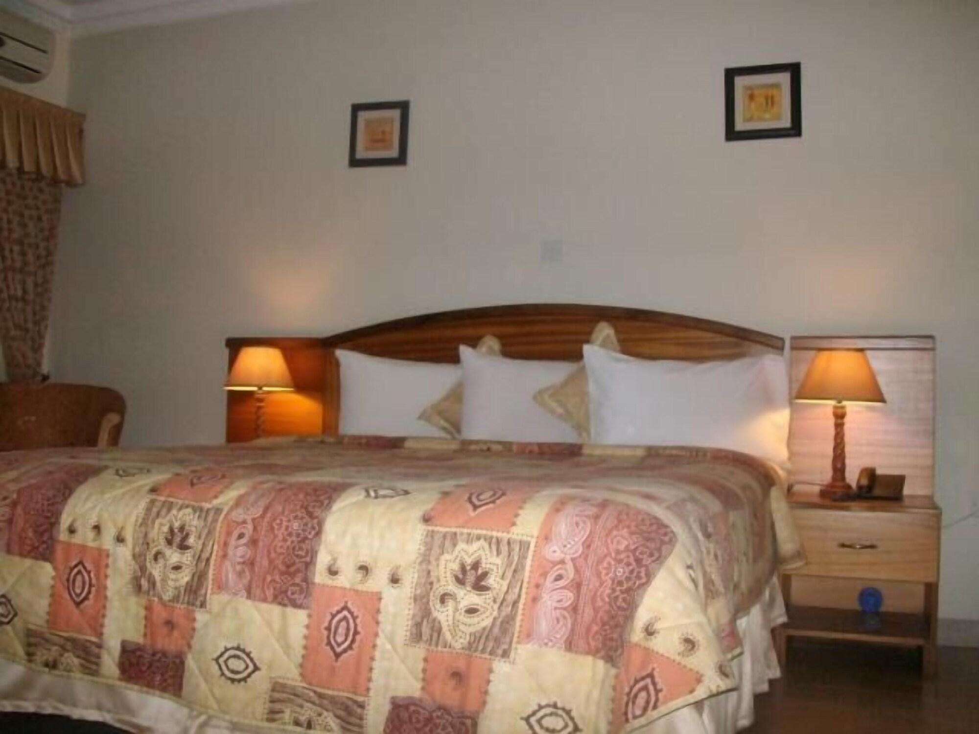 Rayporsh Hotel 1150208 — 3