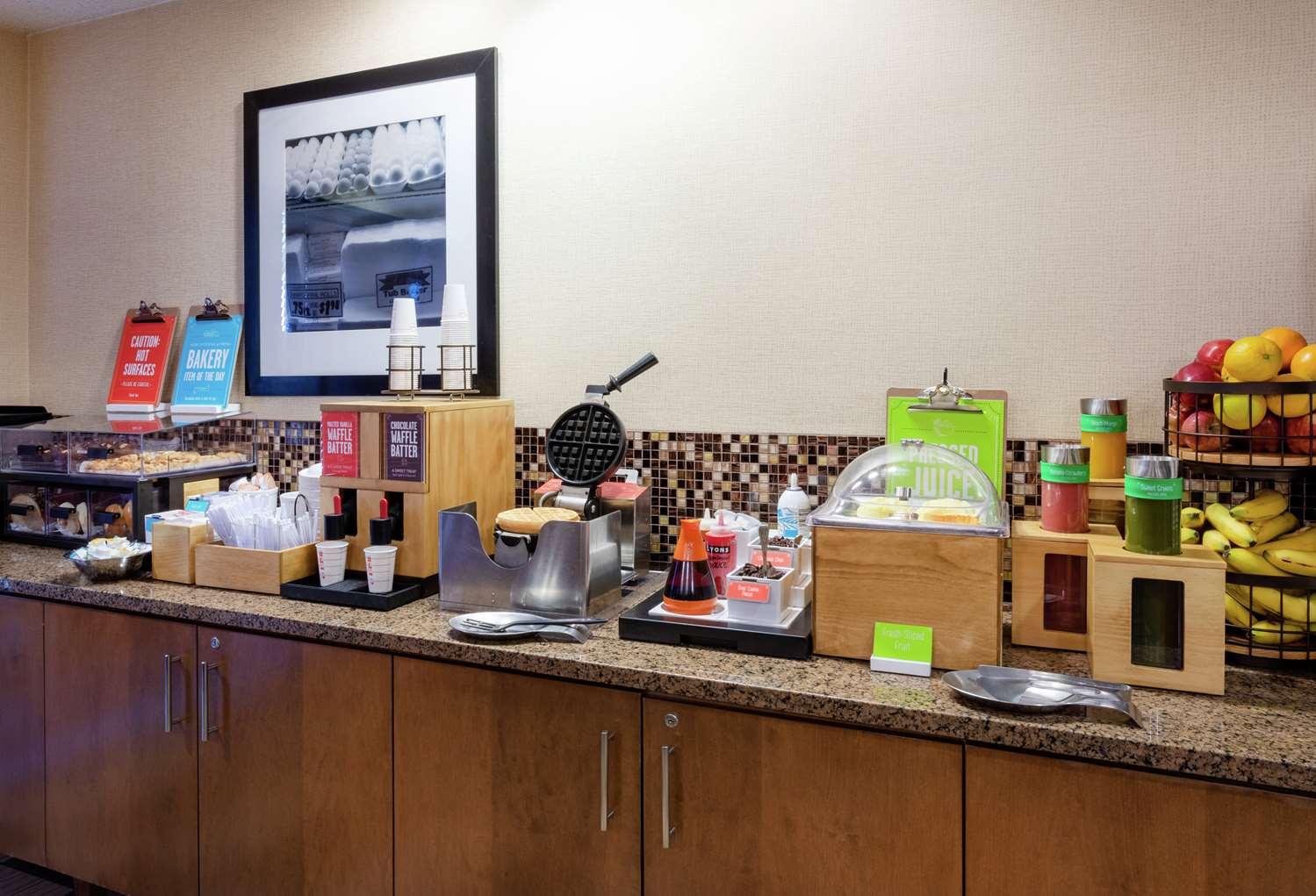 Hampton Inn Minneapolis-Eagan — 9