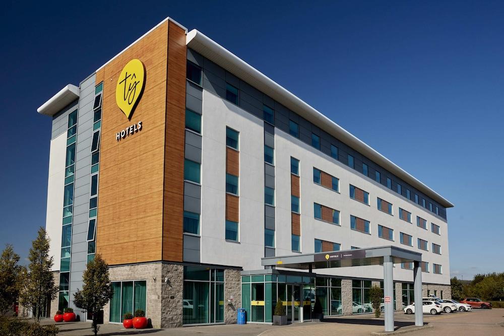 HAMPTON BY HILTON NEWPORT EAST — 3