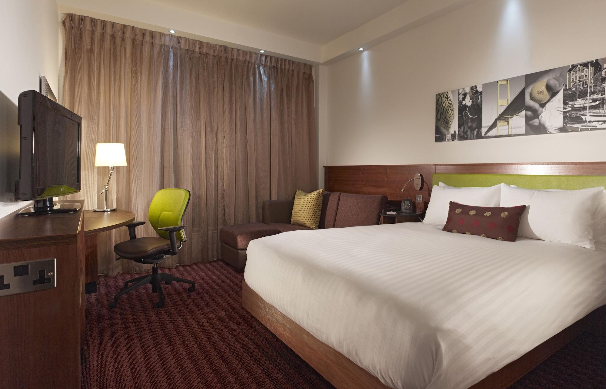 HAMPTON BY HILTON NEWPORT EAST — 8