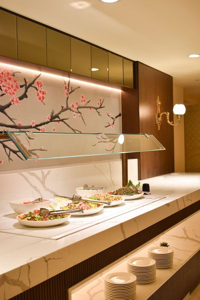 Novel Hotel City Center — 7