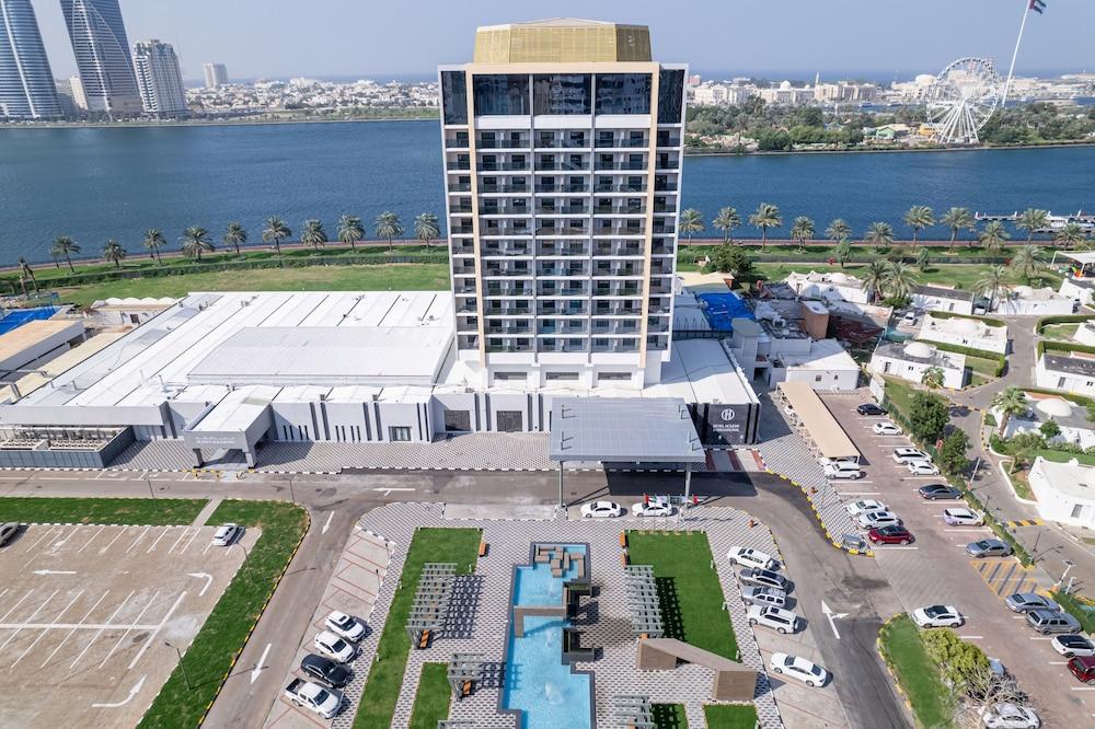 Hotel Holiday International Sharjah — 4