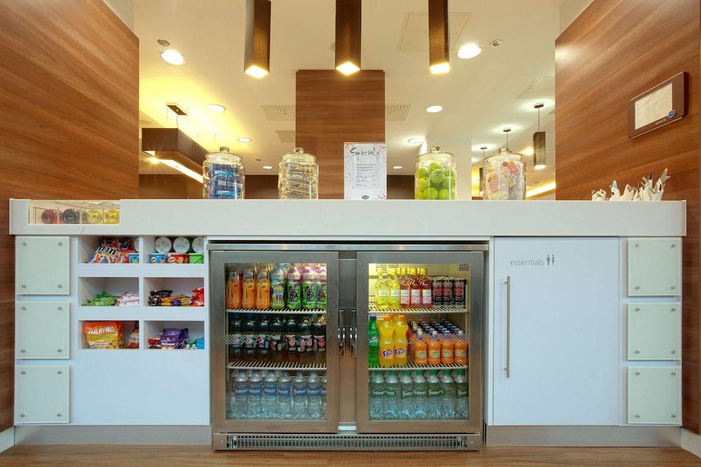 HAMPTON BY HILTON YORK — 10