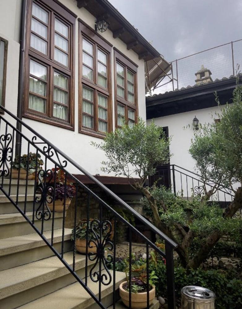 HOTEL MANGALEMI 997275 — 5
