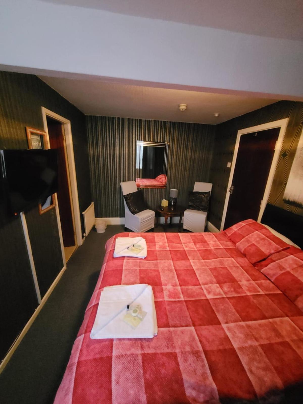 The New Oxford Hotel — 9