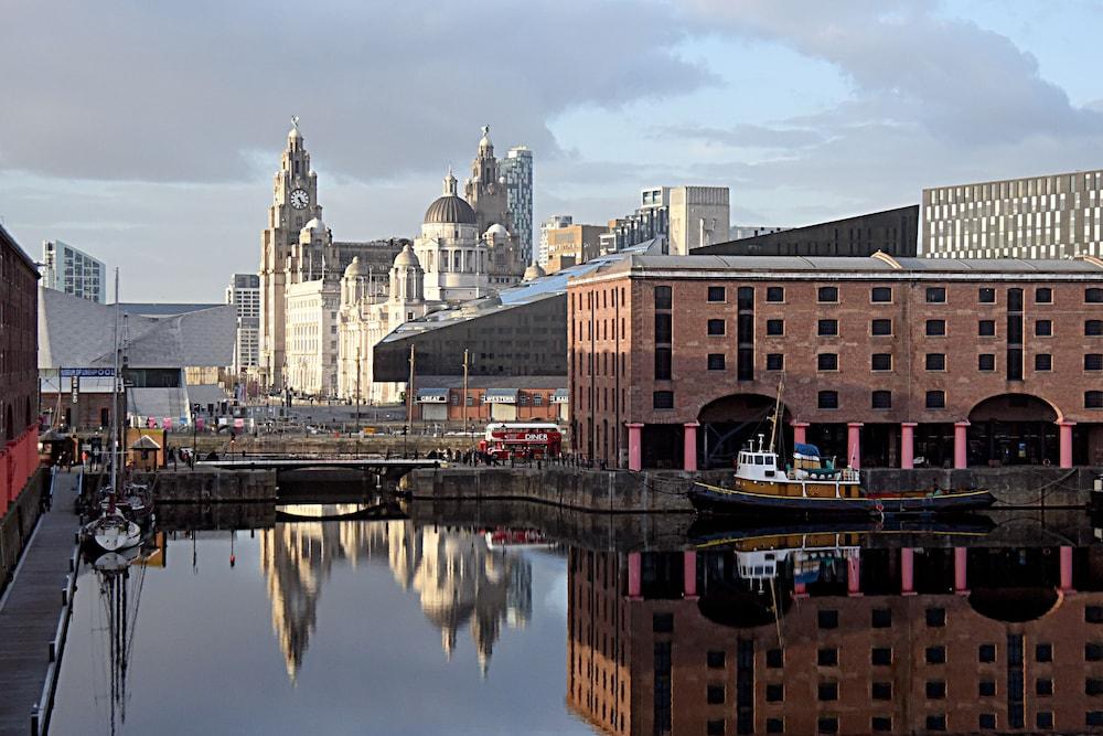 Holiday Inn Express Liverpool Royal Albert Dock — 5