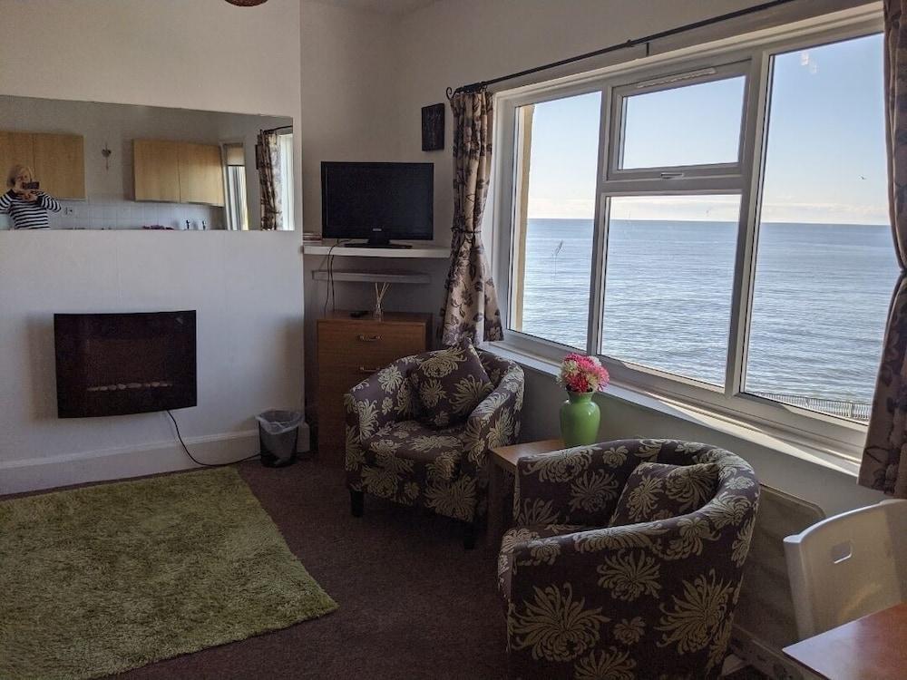 Rowntree Holiday Flats — 8