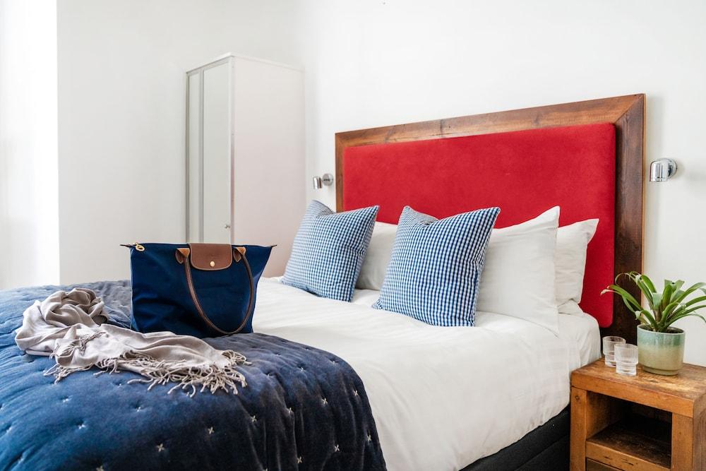 Berkeley Square Hotel — 9
