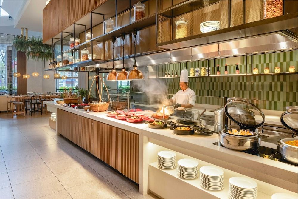 Melia Hanoi — 10