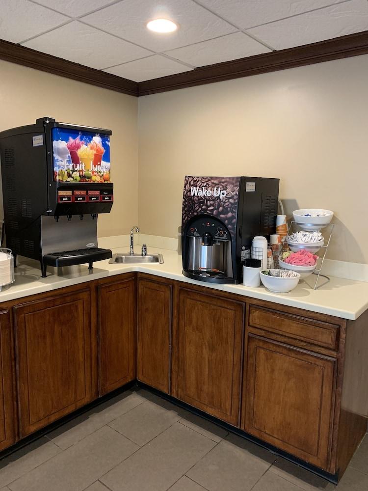 Comfort Inn Franklin Highway 96 — 6