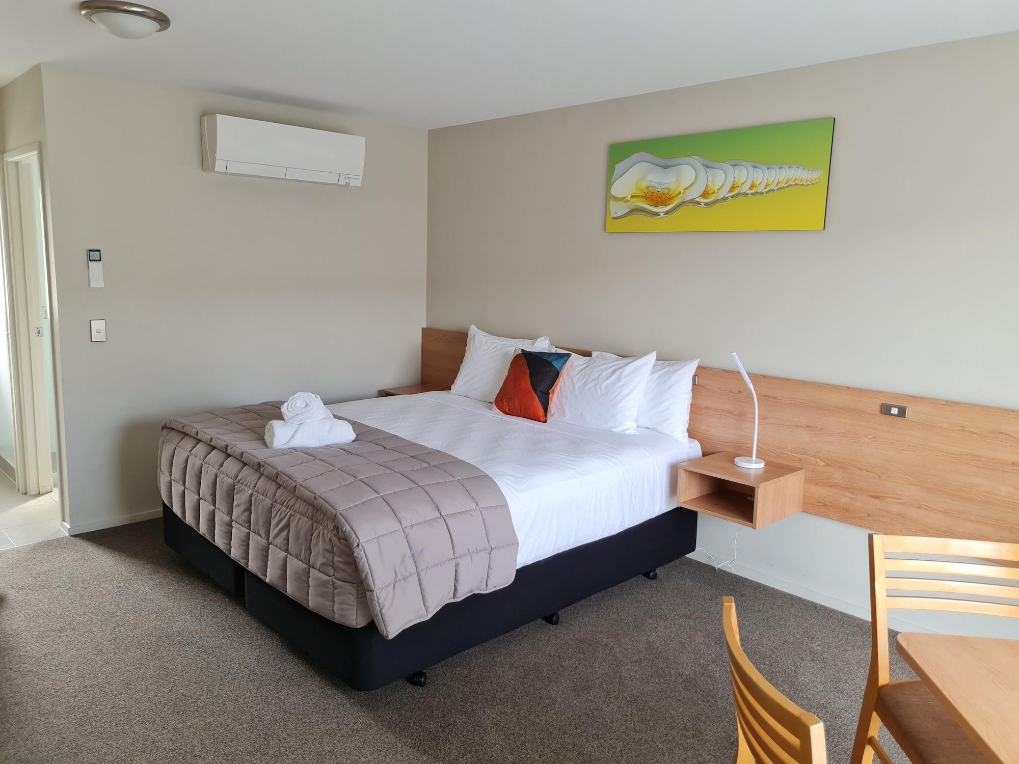 KINGSGATE HOTEL AUTOLODGE PAIHIA 92439 — 10