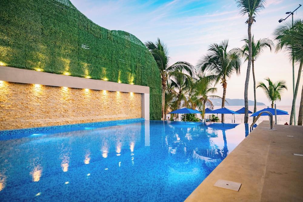 Ritz Acapulco 93086 — 4