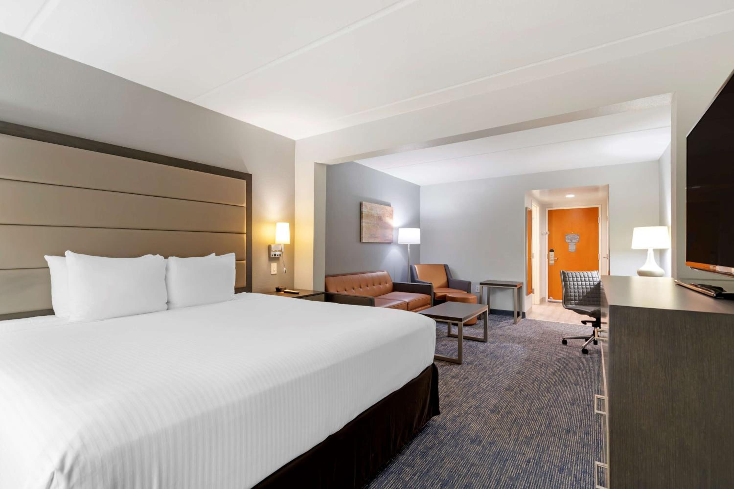 Holiday Inn Express Hotel and Suites ACWORTH - KENNESAW NORTHWEST — 10