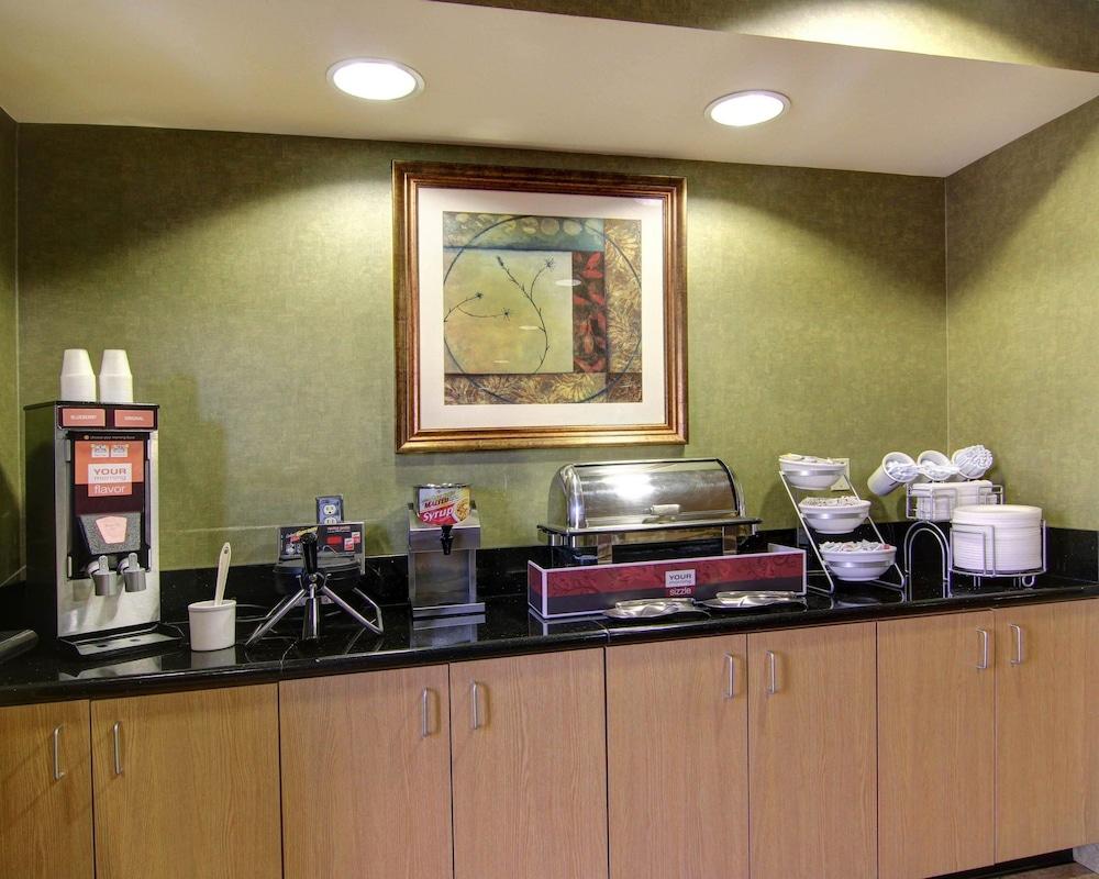 Comfort Suites El Paso West — 10