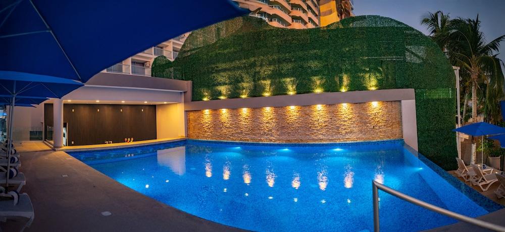 Ritz Acapulco 93086 — 3