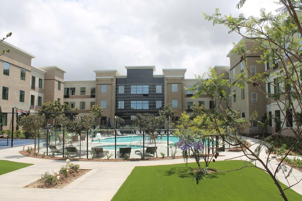 Holiday Inn Carlsbad — 5