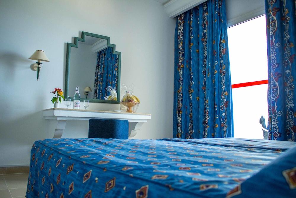 HOTEL DREAMS BEACH 891535 — 10
