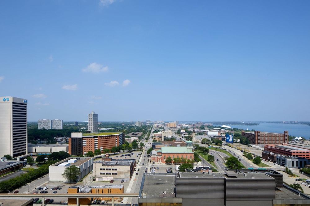 Courtyard Detroit Downtown Hotel — 3
